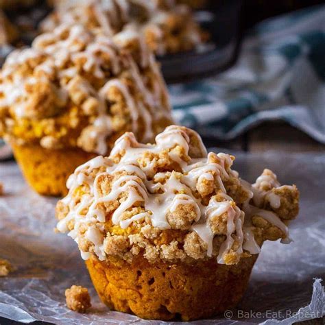 pumpkin-spice-muffins-with-crumb-topping-bake image