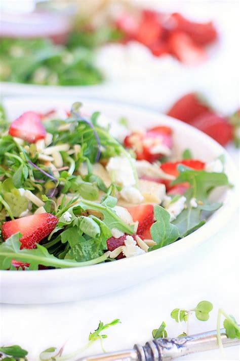 strawberry-arugula-salad-with-strawberry-vinaigrette image