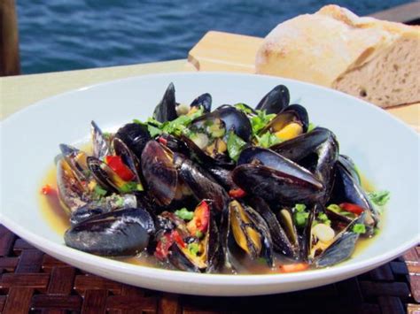 black-bean-mussels-with-chinese-beer-recipes-cooking-channel image