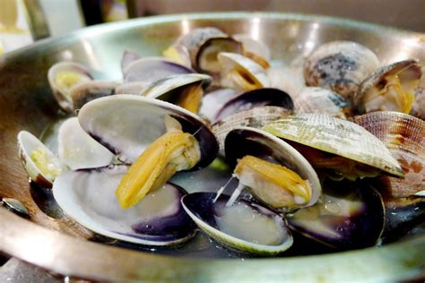 best-seafood-clam-chowder-recipe-east-coast image