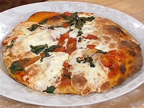 classic-margherita-pizza-new-york-style-recipe-food image