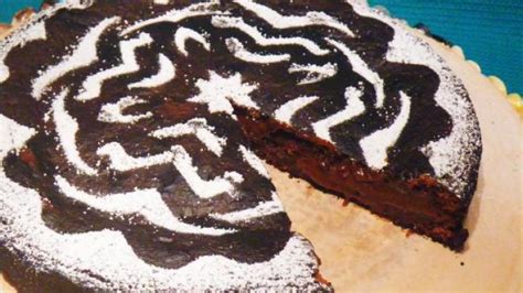 svens-schoggikuchen-wet-chocolate-cake image