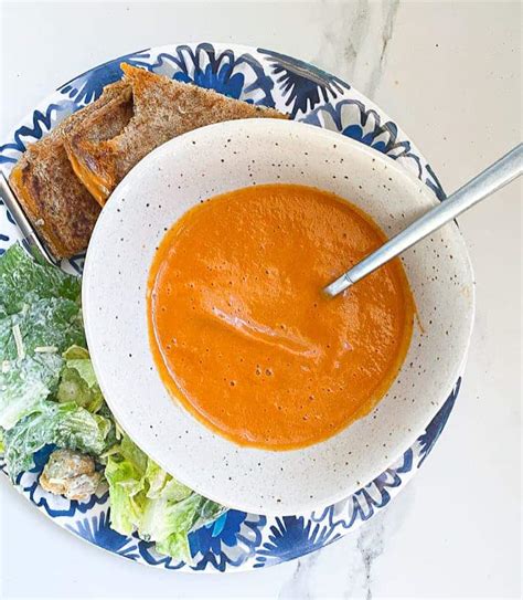 6-ingredient-creamy-tomato-basil-soup-naptime image