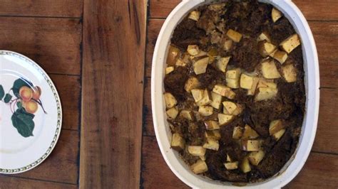gingerbread-bread-pudding-recipe-rachael-ray-show image