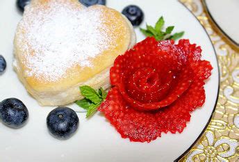 9-easy-strawberry-garnish-ideas-gala-in-the-kitchen image