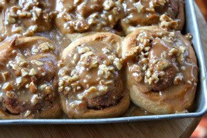 cinnamon-rolls-with-cardamom-and-butterscotch-icing image