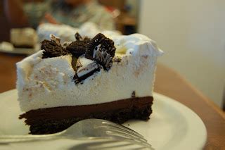 white-chocolate-mousse-torte-with-oreo-cookie-crust image