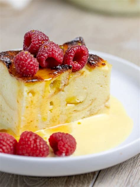 classic-vanilla-sauce-recipe-bread-pudding-sauce image