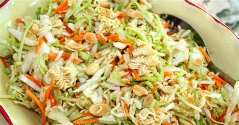 10-best-oriental-coleslaw-salad-ramen-noodles image