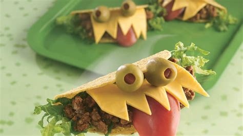taco-monster-mouths-halloween-recipe-old-el-paso image