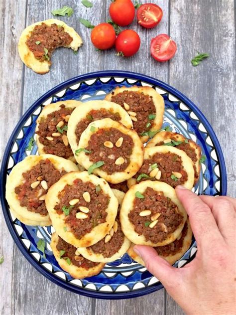 sfeeha-open-faced-meat-pie-صفيحة-palestine-in-a-dish image
