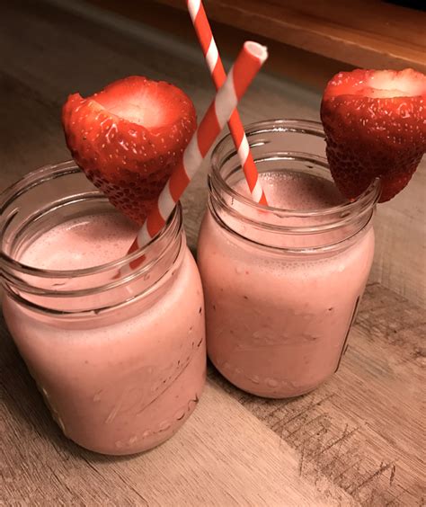 an-easy-strawberry-orange-banana-smoothie image