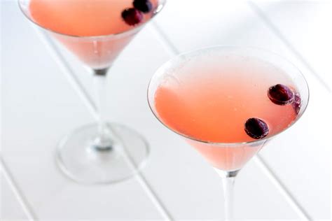champagne-cosmopolitan-cocktail-inspired-taste image