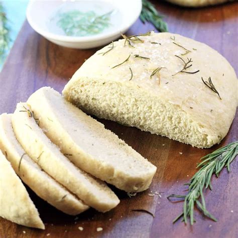 copycat-macaroni-grill-rosemary-bread-2-cookin image