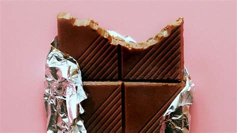 8-best-dark-chocolate-bars-according-to-dietitians image