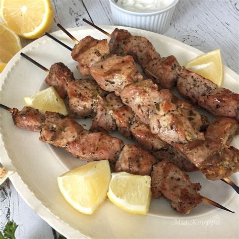 pork-souvlaki-Σουβλάκι-χοιρινό-mia-kouppa image