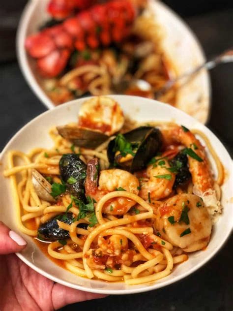 seafood-pasta-fra-diavolo-charlotte image
