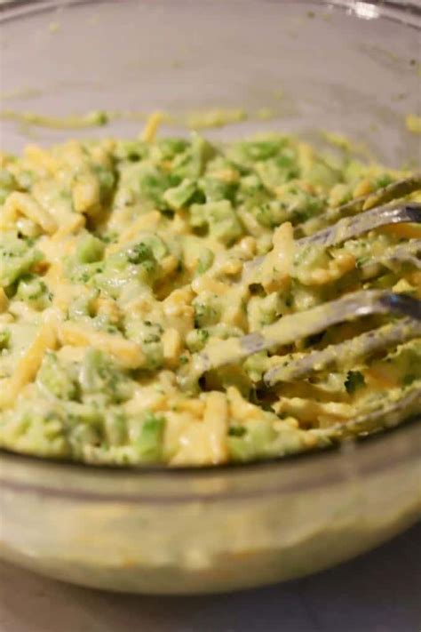 broccoli-cheddar-cheese-cornbread-muffins image