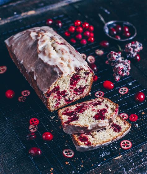 easy-cranberry-cake-cranberry-loaf-bianca-zapatka image