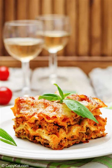 homemade-lasagna-copykat image