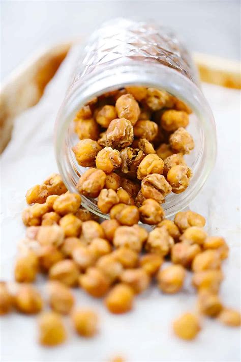 spicy-crispy-roasted-chickpeas-bowl-of-delicious image
