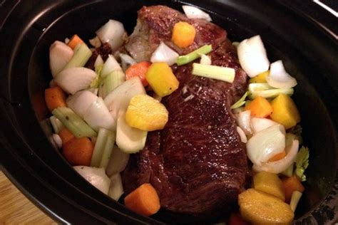 how-to-make-a-classic-pot-roast-in-the-slow-cooker image