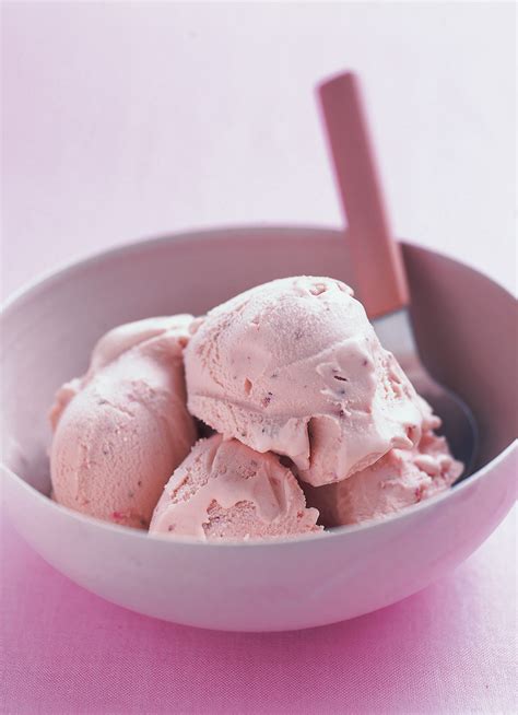 strawberry-ice-cream-nigellas-recipes-nigella-lawson image