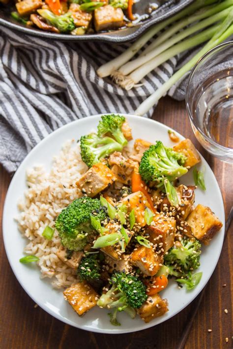 tofu-stir-fry-with-garlic-sauce-connoisseurus-veg image