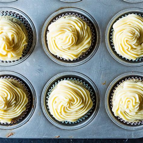 chamomile-lemon-cupcakes-with-honey image