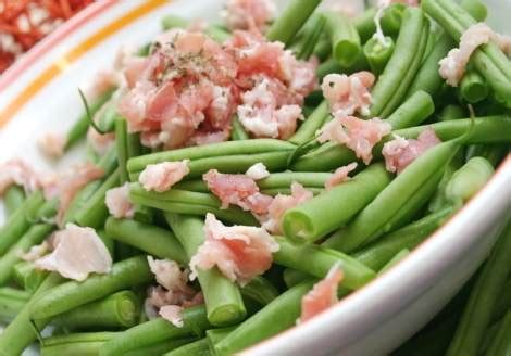 holiday-green-beans-and-bacon-recipe-moms-who image