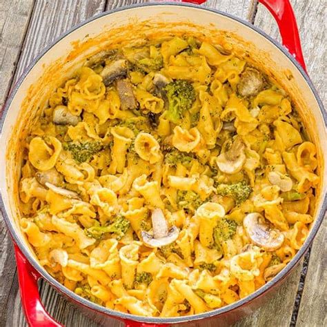 one-pot-pasta-con-broccoli-the-wholesome-dish image