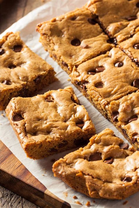 chocolate-chip-blondies-easy-recipe-insanely-good image