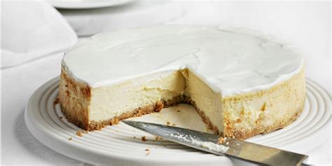 how-to-make-a-cheesecake-with-half-the-fat-bbc-good image
