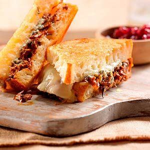 8-great-canadian-grilled-cheese-recipes-readers-digest-canada image