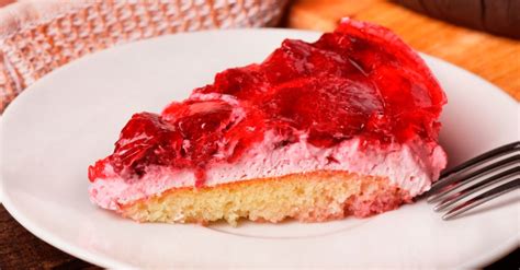 raspberry-dream-cake-12-tomatoes image