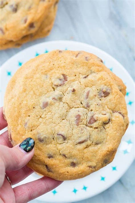 mrs-fields-blue-ribbon-chocolate-chip-cookies-the image