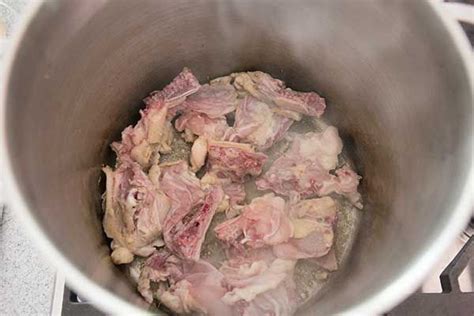 how-to-make-chicken-stock-simply image