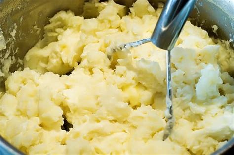 pioneer-woman-mashed-potatoes-recipe-food-fanatic image