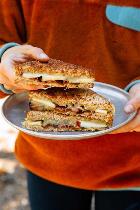 apple-bacon-grilled-cheese-fresh-off-the-grid image