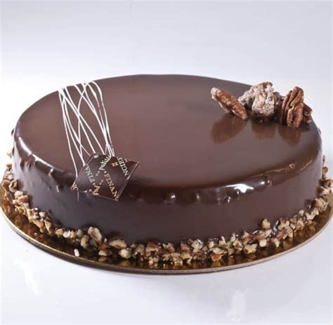 8-incredible-chocolate-cakes-that-look-as-good-as-they image