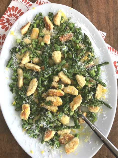 pan-fried-ricotta-gnocchi-with-asparagus-and-peas image