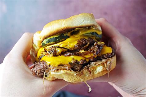 ree-drummond-got-us-try-an-oklahoma-onion-burger image