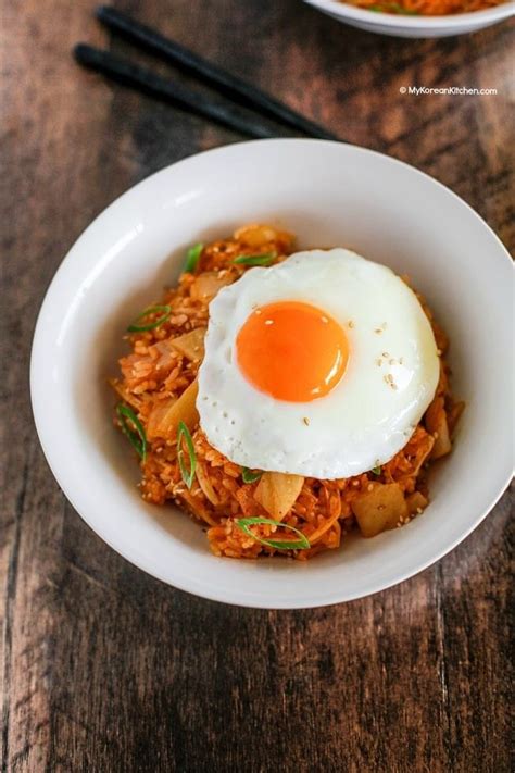 easy-kimchi-fried-rice image