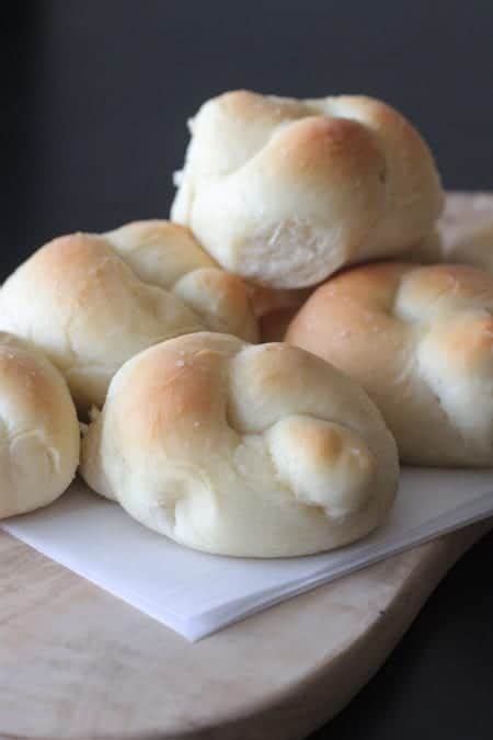 one-hour-buttermilk-dinner-rolls-easy-dinner-rolls image