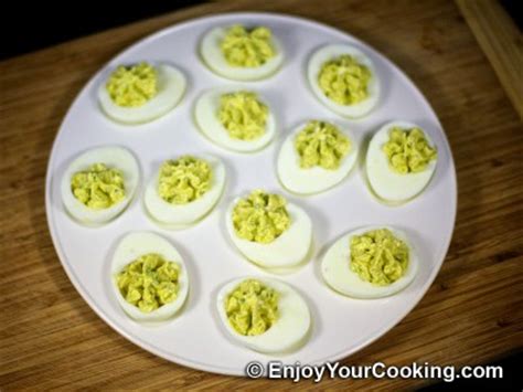 deviled-eggs-with-blue-cheese-recipe-my image