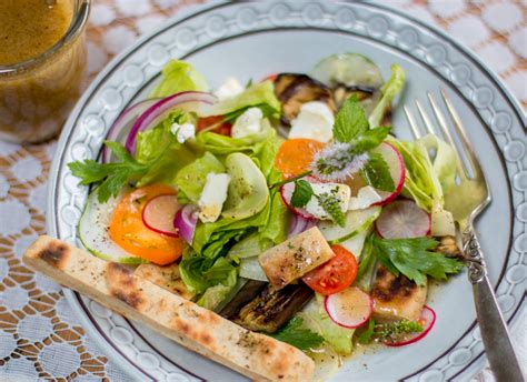 fabulous-fattoush-a-middle-eastern-salad-with-vegetables-and image