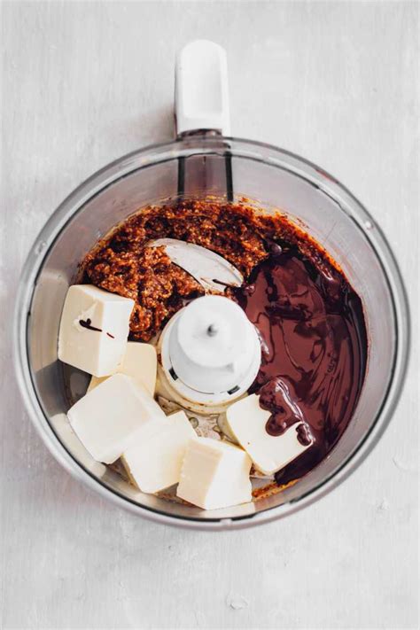 silken-tofu-chocolate-mousse-vegan-nutriciously image