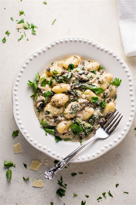 creamy-mushroom-and-spinach-gnocchi-salt image