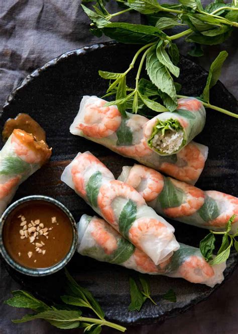 vietnamese-rice-paper-rolls-recipetin-eats image