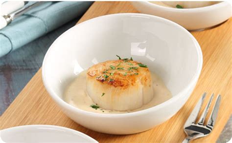 scallop-appetizer-with-lobster-cream-sauce-better image